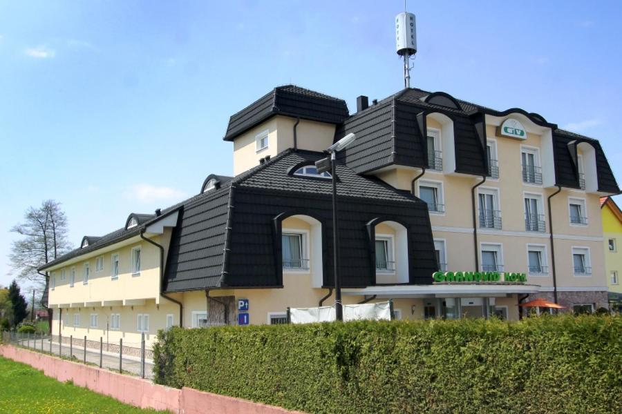 Grandvid Hotel Skofljica Экстерьер фото